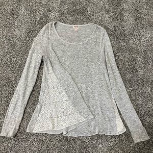 Women’s grey top
